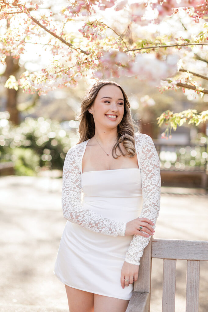 grad photos u of o university of oregon eugene graduation girl